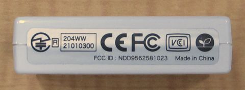 ミニマム出張セットの主役となる超小型WiFiルーター