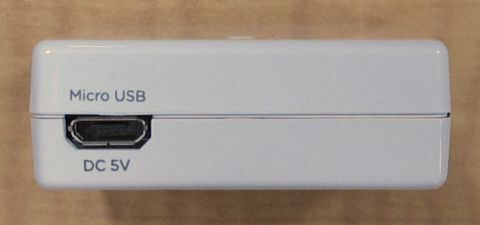 ミニマム出張セットの主役となる超小型WiFiルーター