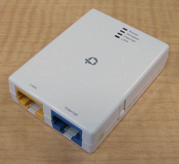 ミニマム出張セットの主役となる超小型WiFiルーター