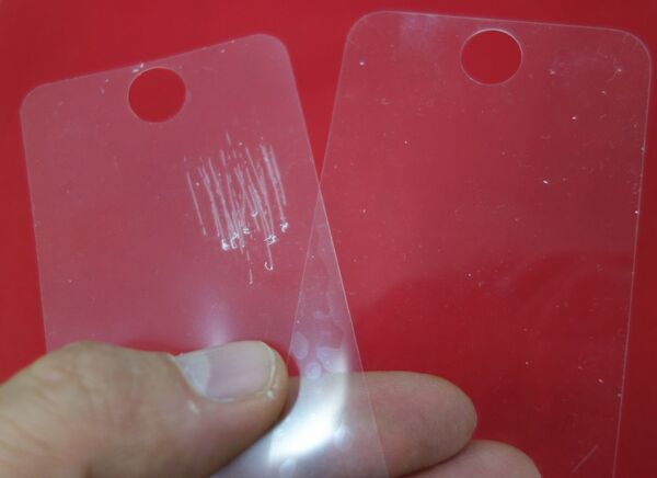 一筋の傷すら入らないiPhone5用液晶保護フィルムを試した