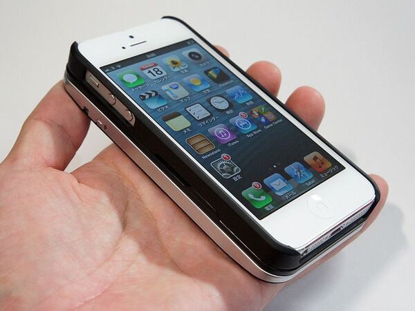 スライド・チルト・分離！ 便利なiPhone5用キーボード