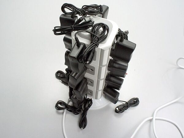 スマートフォン16台を一度に充電しよう！