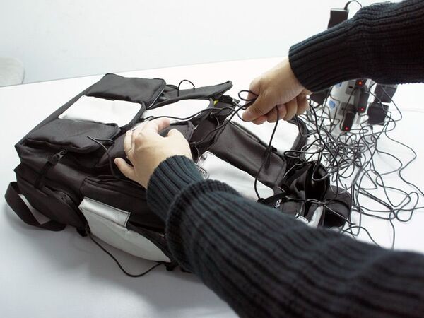 スマートフォン16台を一度に充電しよう！