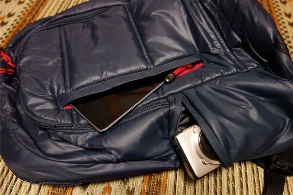 羽のように軽いターガス新ナップザック偏執的レビュー