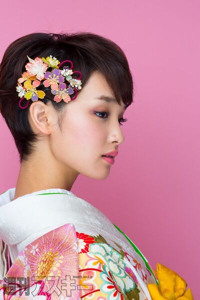 912号表紙の人・剛力彩芽