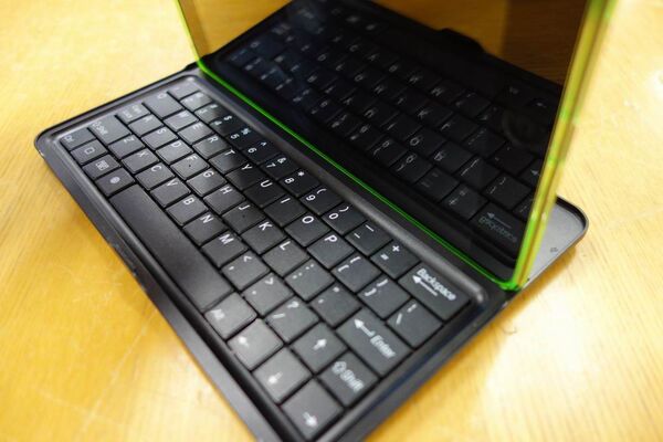 iPad miniがノーパソになるBluetoothキーボード