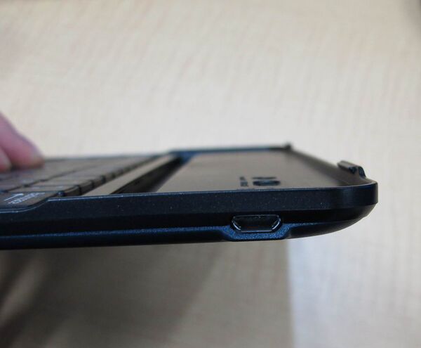 iPad miniがノーパソになるBluetoothキーボード