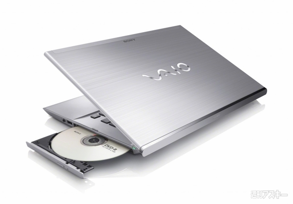 VAIO Duo 11の新色シルバーやタッチ対応ウルトラブックを拡充：CES2013