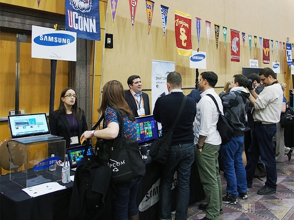 Digital Experienceで見つけた面白いPC：CES2013