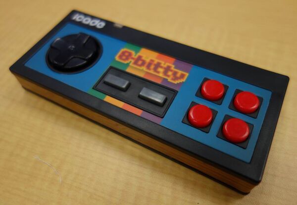 レトロなiPhone＆Android用ゲームパッドでゼビウスを遊んでみた