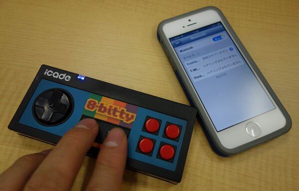 レトロなiPhone＆Android用ゲームパッドでゼビウスを遊んでみた