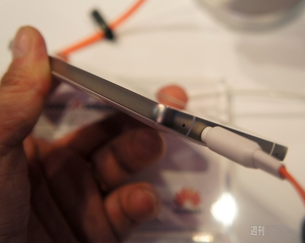 ファーウェイ、新製品3機種を中心に最新スマホを展示：CES20123