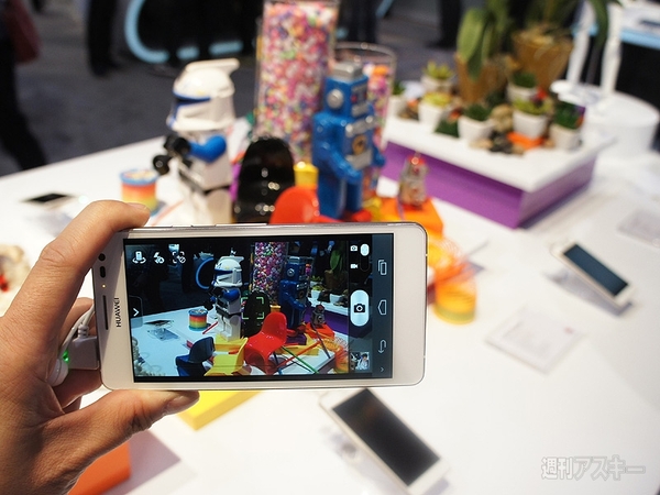 ファーウェイ、新製品3機種を中心に最新スマホを展示：CES20123