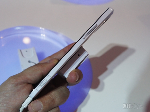 ZTE、最新のGrand Sや未発表の5.7インチスマホを展示：CES2013