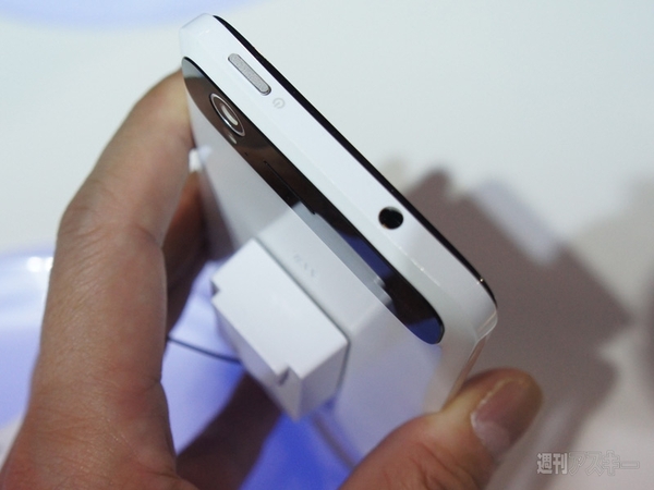 ZTE、最新のGrand Sや未発表の5.7インチスマホを展示：CES2013