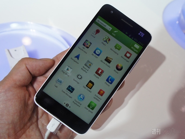 ZTE、最新のGrand Sや未発表の5.7インチスマホを展示：CES2013