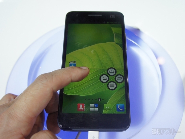 ZTE、最新のGrand Sや未発表の5.7インチスマホを展示：CES2013