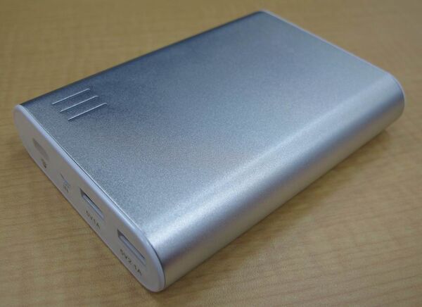 大容量10400mAhモバイルバッテリーが1000台限定2390円で販売中