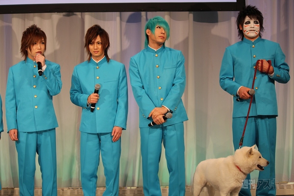 ソフトバンクの白戸家新CM発表会に白戸家からはお父さんが登場