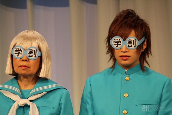 ソフトバンクの白戸家新CM発表会に白戸家からはお父さんが登場