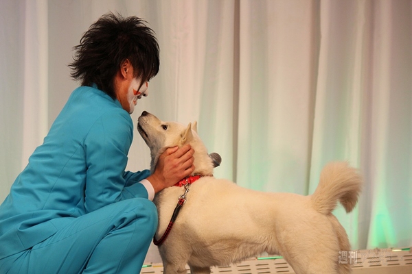 ソフトバンクの白戸家新CM発表会に白戸家からはお父さんが登場