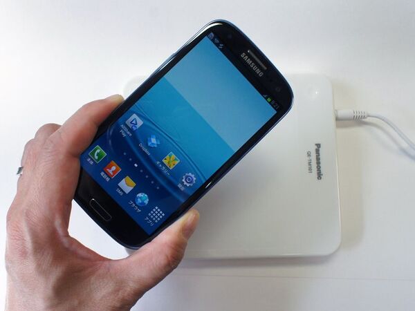 GALAXYをQi充電対応にしちゃう謎のフィルム