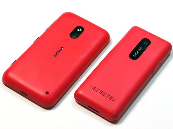 LumiaカラーのNokiaのケータイがいいね