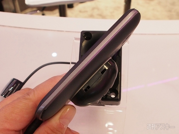 ZTE、5.7インチ大画面とFirefox OSスマホを発表！：MWC2013