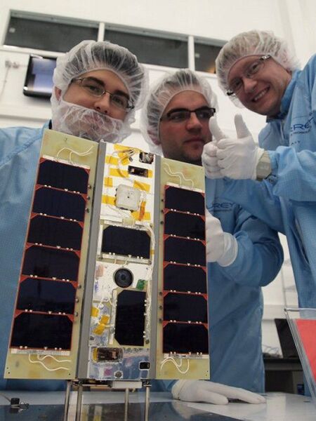 世界初のスマホ衛星“STRaND-1”が宇宙へ