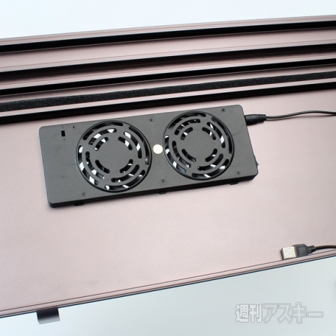 仰向けゴロ寝deスクワイドCOOL