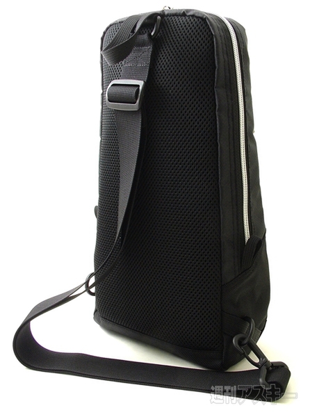 NOMADIC WISE-WALKER ダイヤモンドリップストップ ワンショルダー