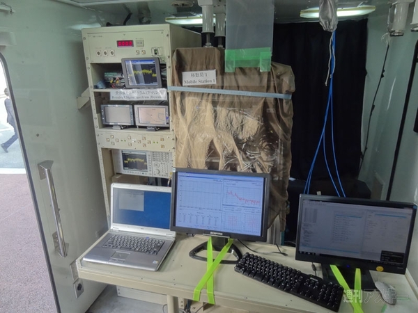 移動中継車の内部