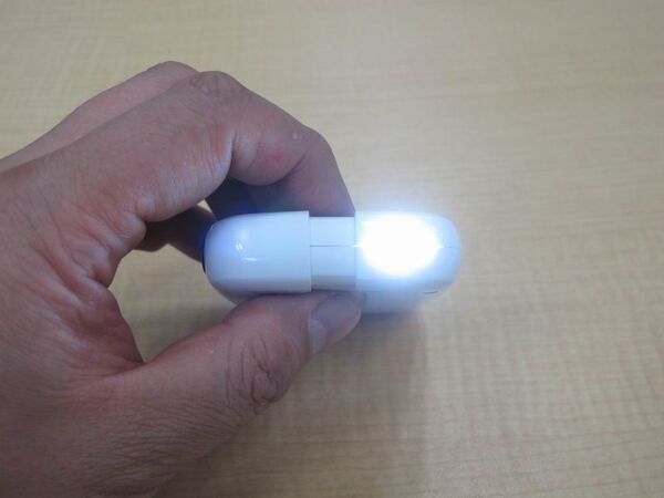 ニギニギすると充電するモバイルバッテリーでキミもムキムキに