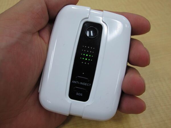 ニギニギすると充電するモバイルバッテリーでキミもムキムキに