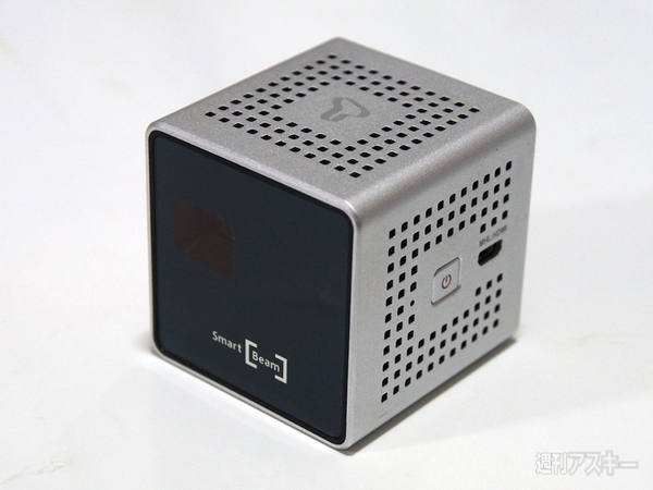 スマホ向けウルトラ小型プロジェクターが楽しいぞ