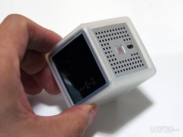 スマホ向けウルトラ小型プロジェクターが楽しいぞ