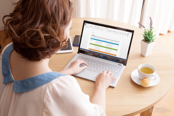 その先はパソコン01