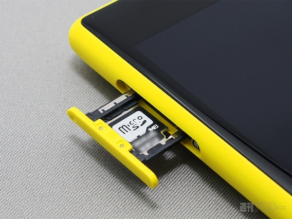 Lumia 720はノキアのグローバルスタンダード！ 最新WP8国内最速レビュー