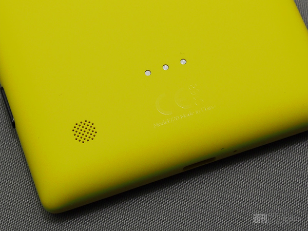 Lumia 720はノキアのグローバルスタンダード！ 最新WP8国内最速レビュー