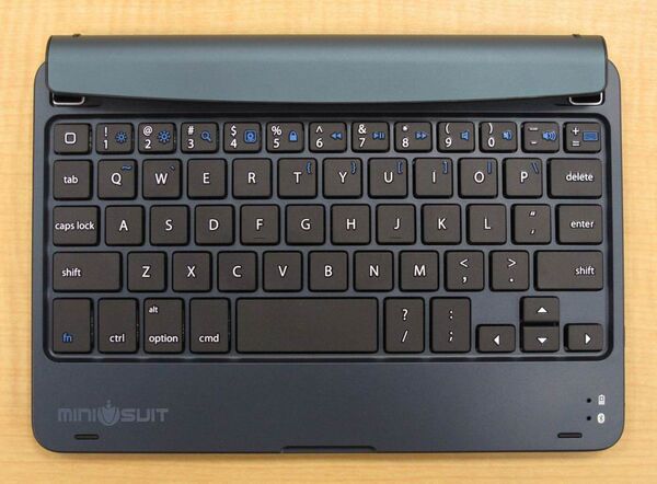ノートPC感覚で使えるiPad mini専用Bluetoothキーボードは全員買うべき