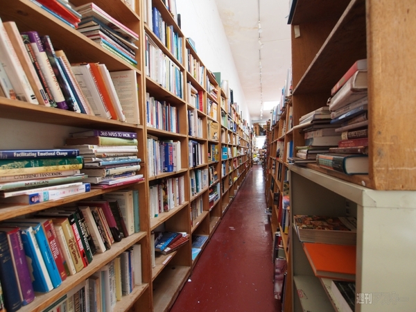 本屋とファンディングとバーチャルマネー