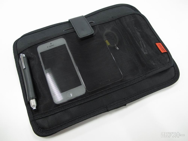 スマホ＆タブをアクセごと収納できるスマートなケースが素敵