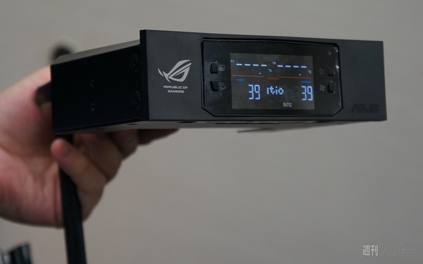 ASUSインテル8シリーズチップセットマザーボード