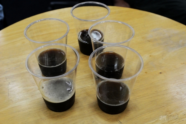 ボス ブラックスパークリング