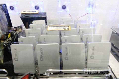 ASRockブースで日本未発表マザボを発見！