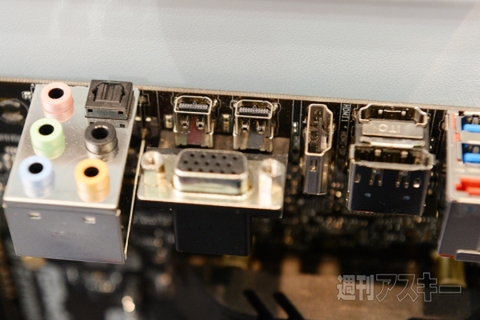 ASRockブースで日本未発表マザボを発見！