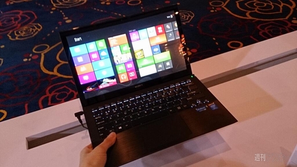 ソニー、長駆動・超軽量の新VAIO3機種をお披露目:COMPUTEX