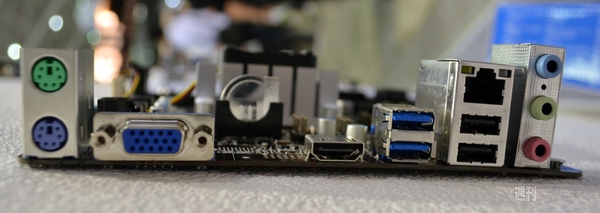 msi製Kabini対応マザボを写真でチェック：COMPUTEX 2013