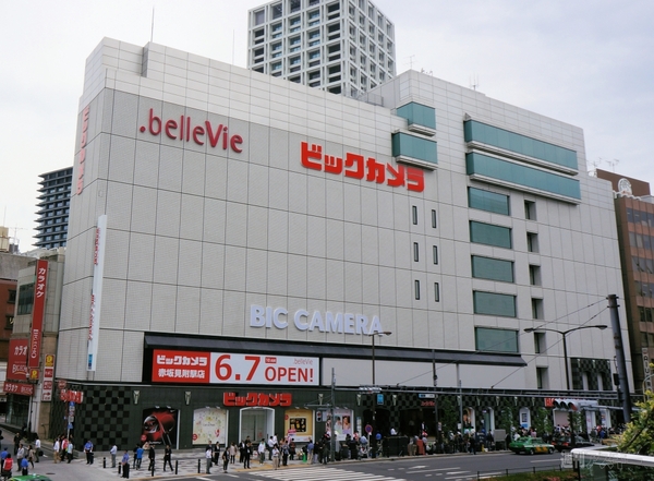 ビックカメラ赤坂見附駅店オープン １番に並んだ人が買ったのはipad 週刊アスキー
