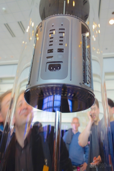 円筒形デザインが特徴のMacPro